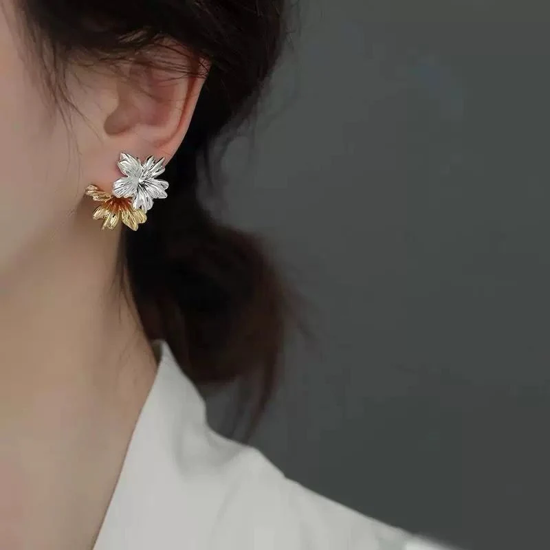Amber n Ice Flower Earrings - Image 3