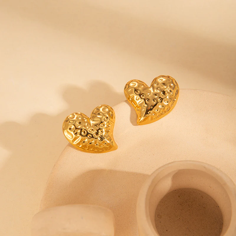 Amour Lustrous Heart Earrings - Image 3