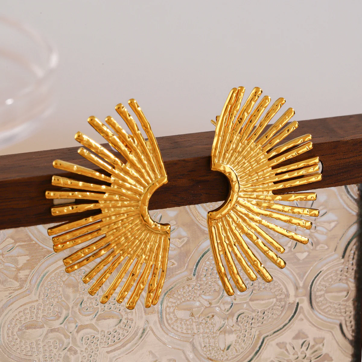Aphrodite Gold Earrings - Image 4
