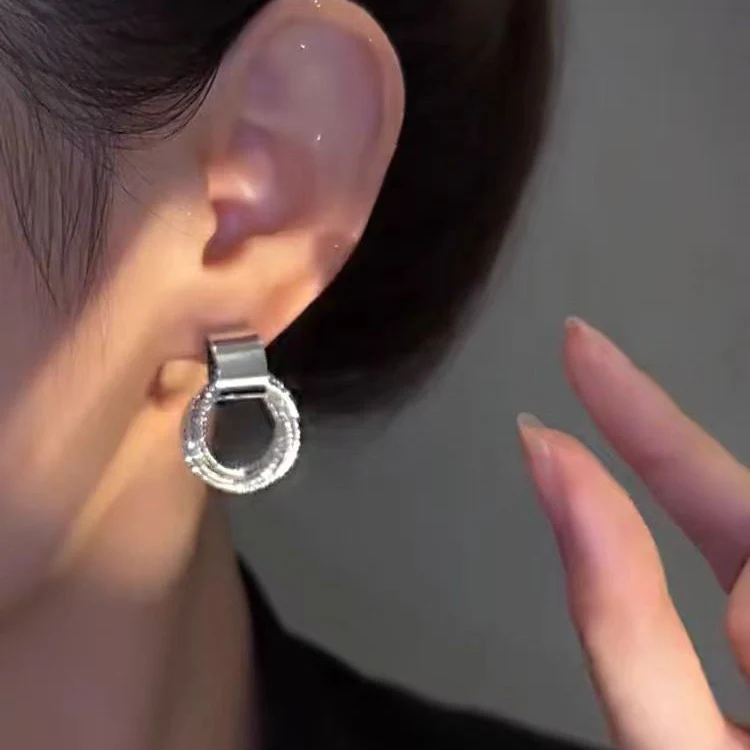 Ariana Silver Earrings - Image 3
