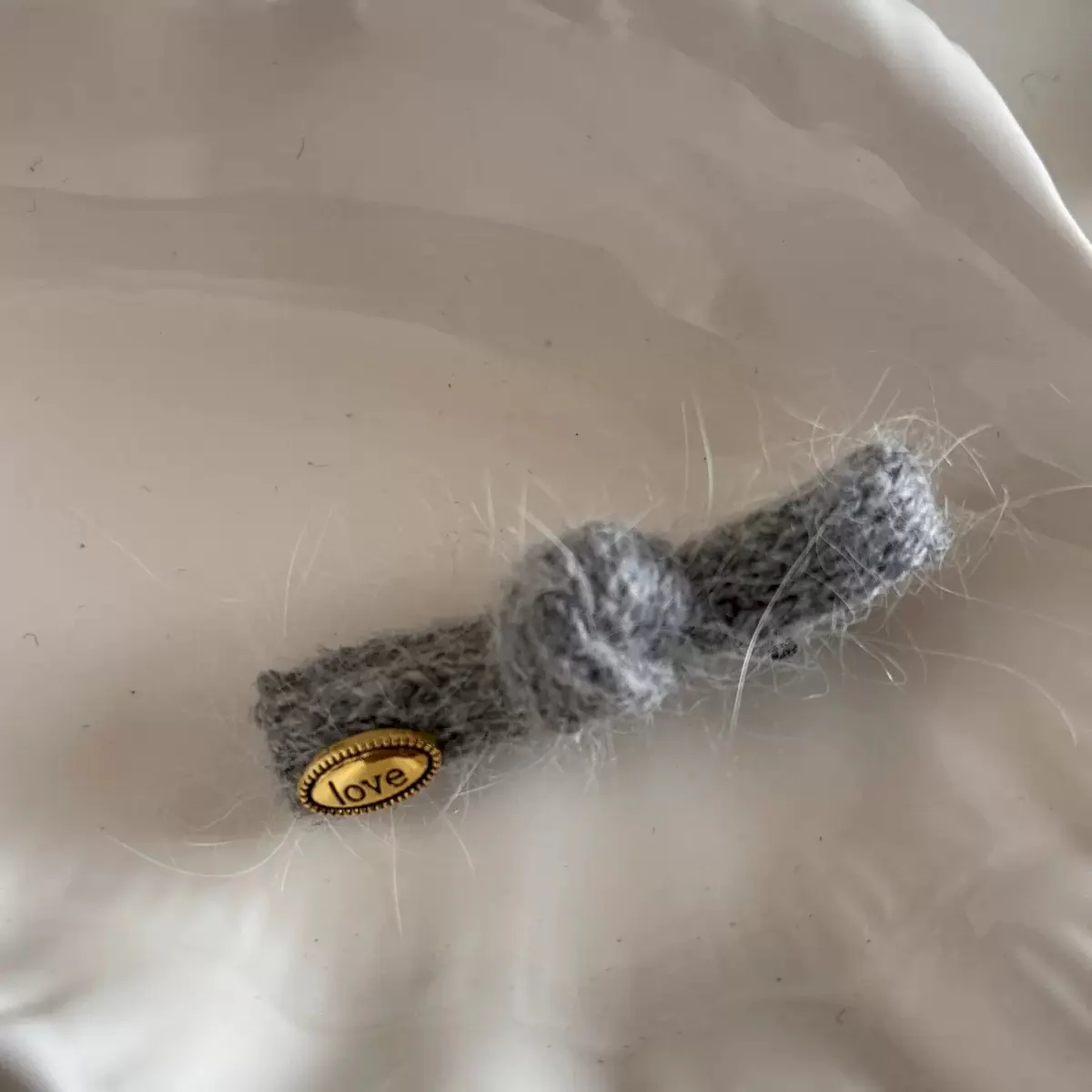 Ashy Angel Bow Hair Clip - Image 5