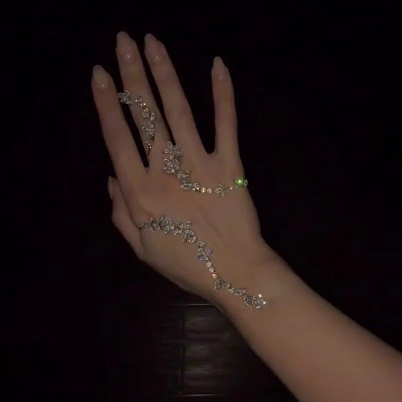Aurora Mist Hand Jewelery (golden)