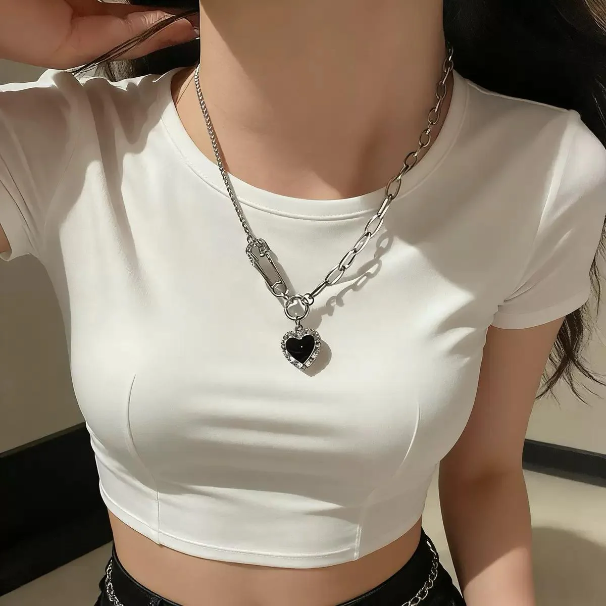 Baddie in Love Necklace - Image 2