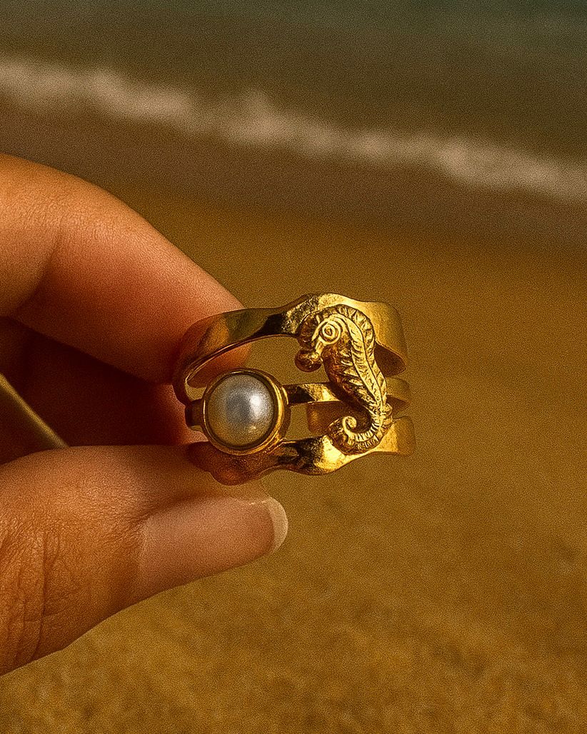 Bali Babe Seahorse Ring - Image 2