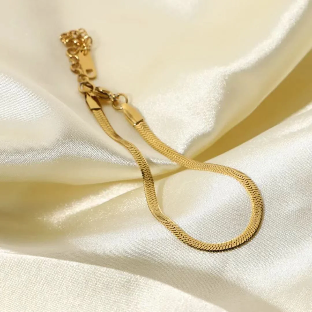 Barely Basic Chunky Gold Bracelet - Image 3