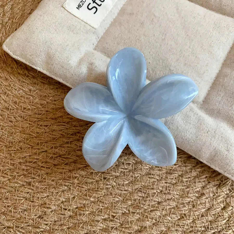 Beach Baby Floral Claw Clip - Image 2