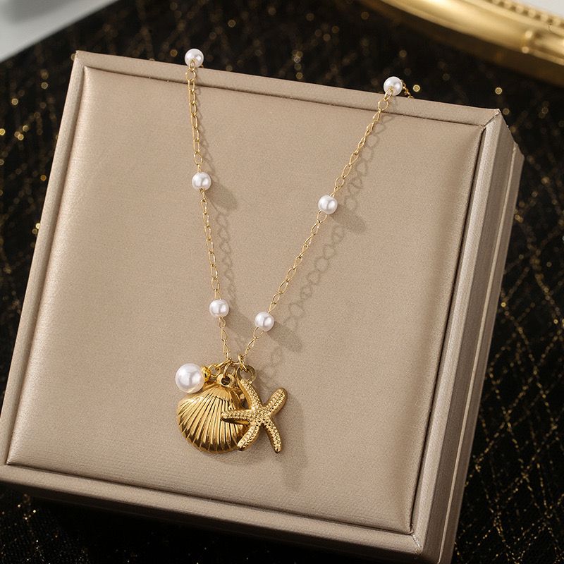 Beach Bestie Pearl Necklace - Image 4