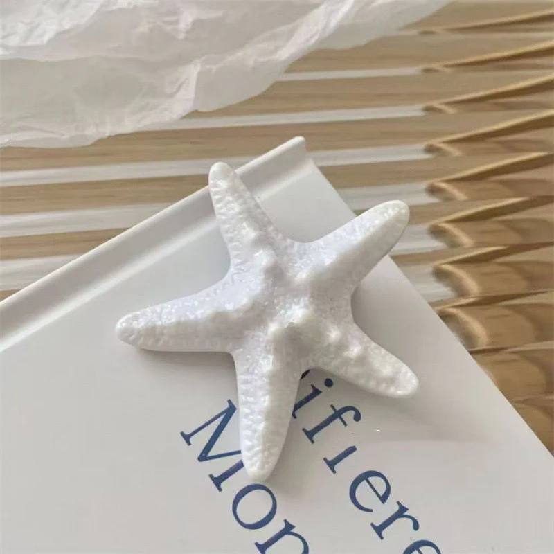 Beach-cation Essential Hair Clip - Image 7