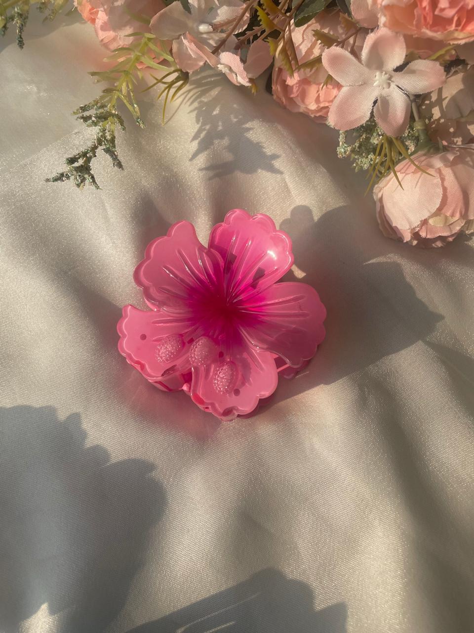 Beach-cation Hawaiian Hibiscus Hair Clip - Image 2
