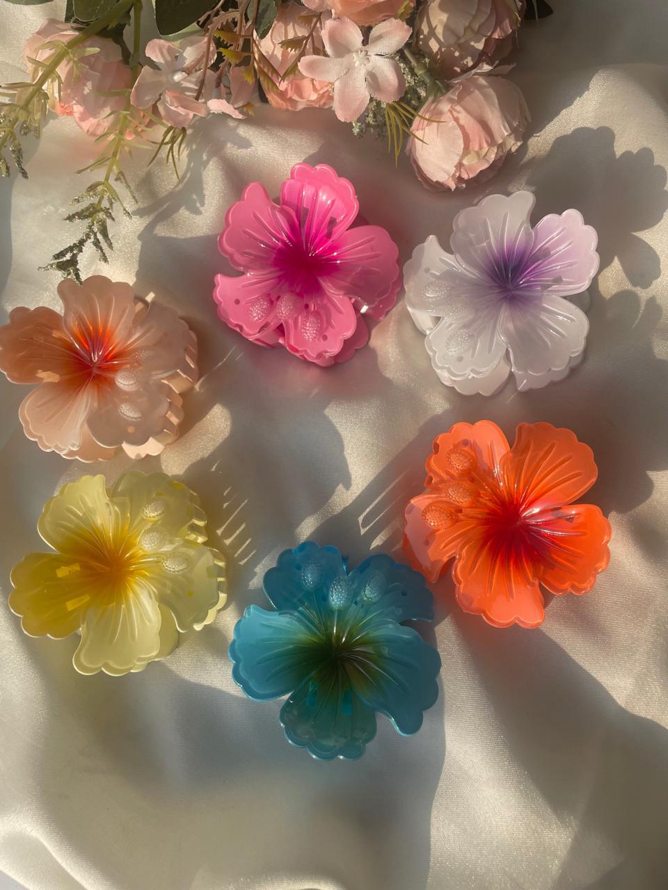 Beach-cation Hawaiian Hibiscus Hair Clip - Image 3