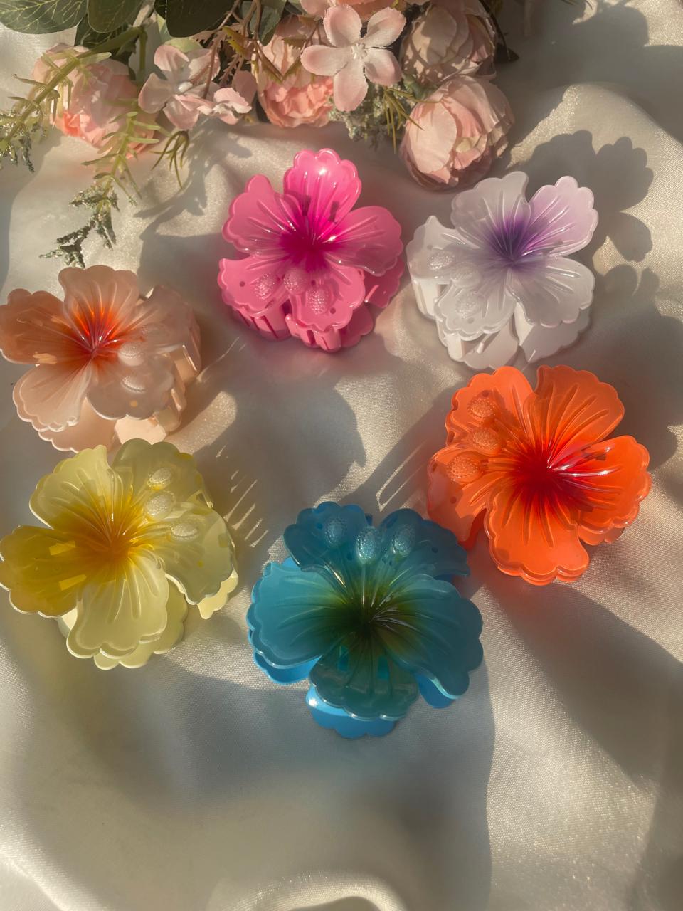 Beach-cation Hawaiian Hibiscus Hair Clip - Image 5