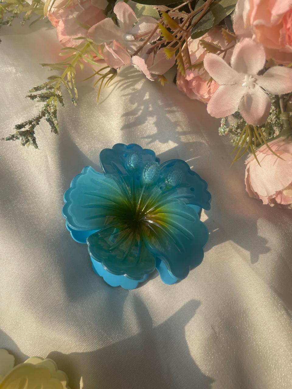 Beach-cation Hawaiian Hibiscus Hair Clip - Image 8