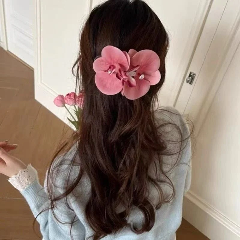Beach essential orchid Hairclip- peachy pink - Image 3