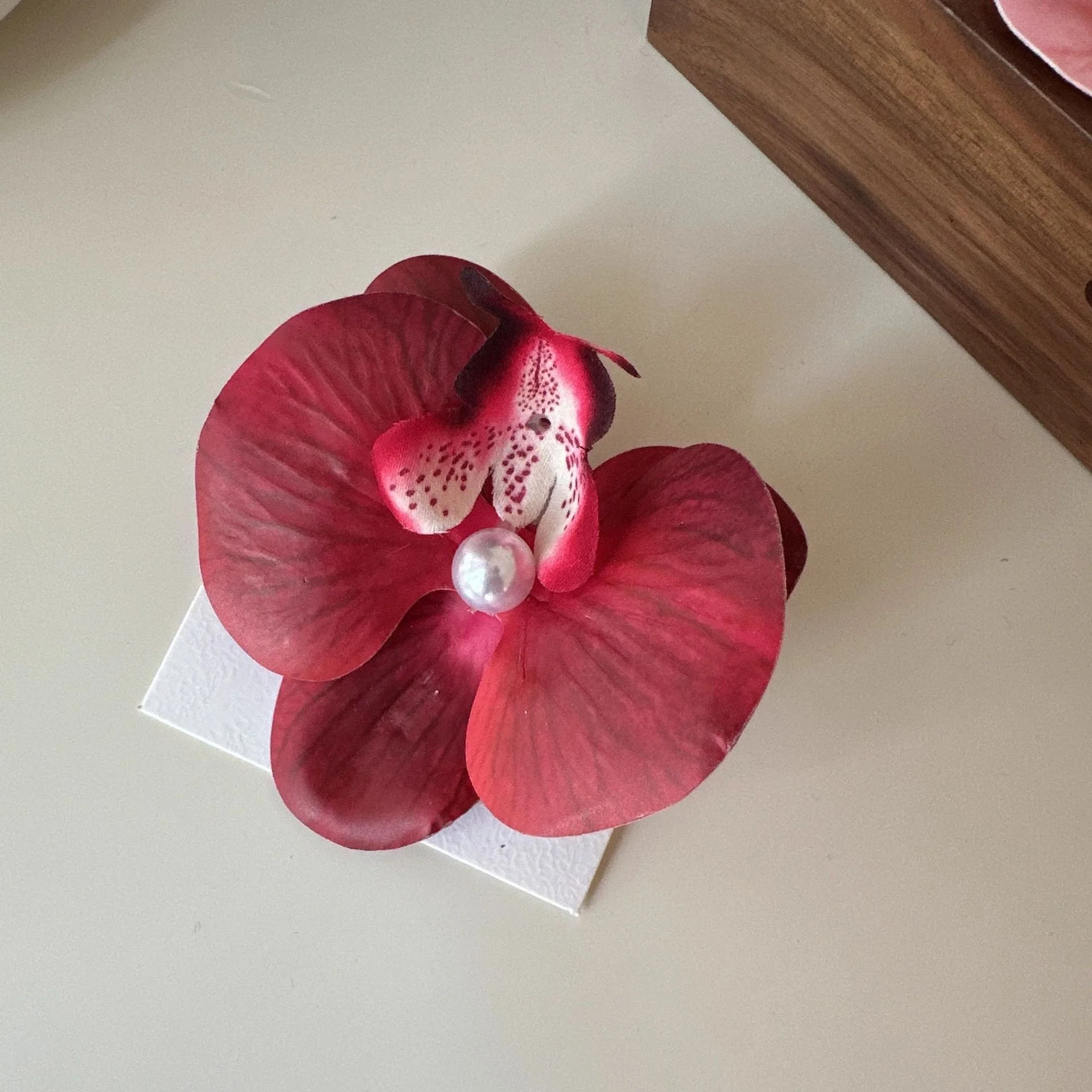 Beach hues Orchid hairpin- deep red - Image 4