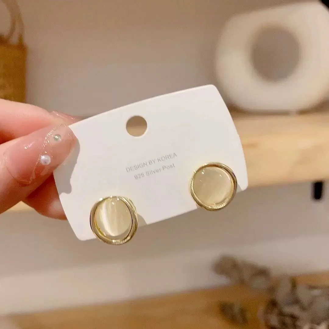Beige Bliss Stud Earrings - Image 5