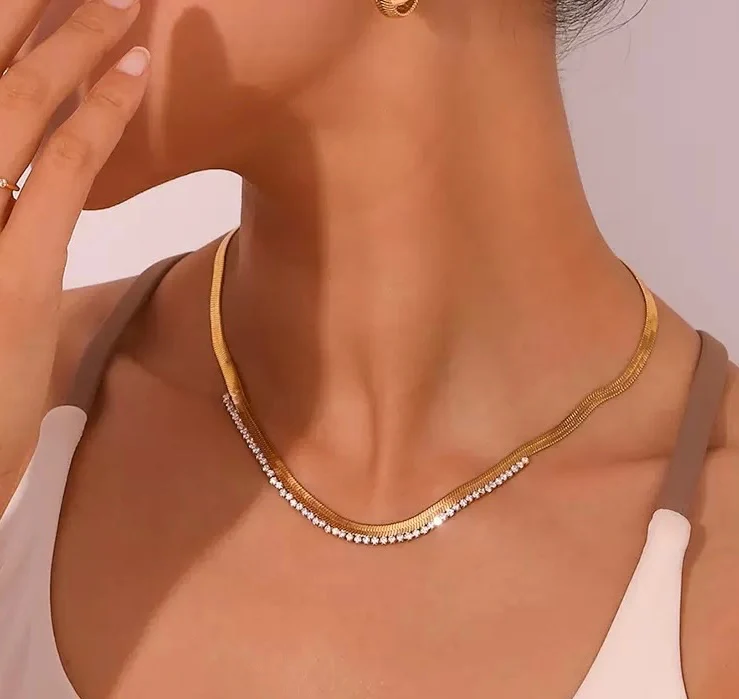 Bejewelled Goddess Necklace - Image 3