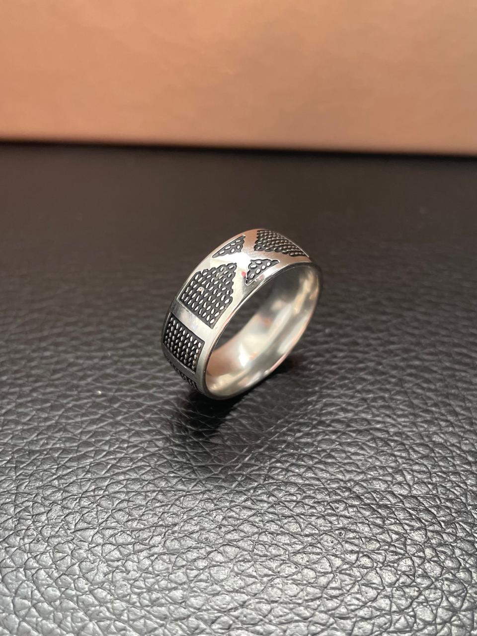 Big Man Ring Band - Image 2