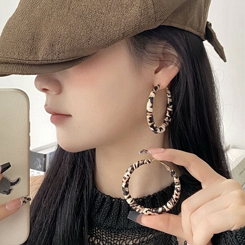Black Noise earrings - Image 6