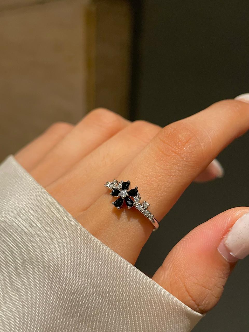 Black Rose Ring - Image 3
