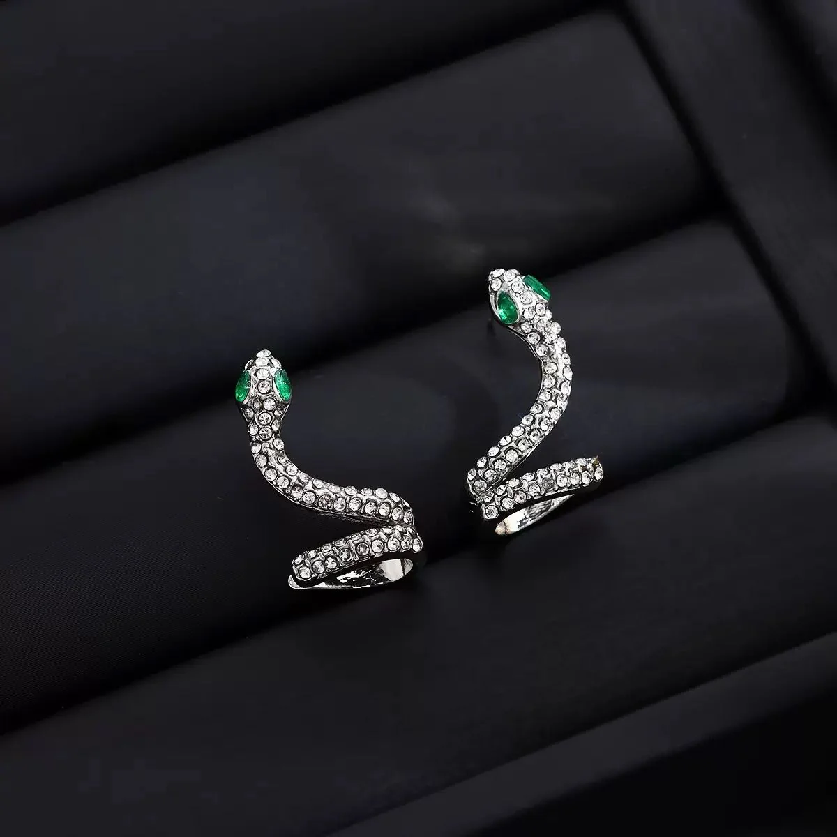 Blingy Sin Snake Earcuff - Image 3