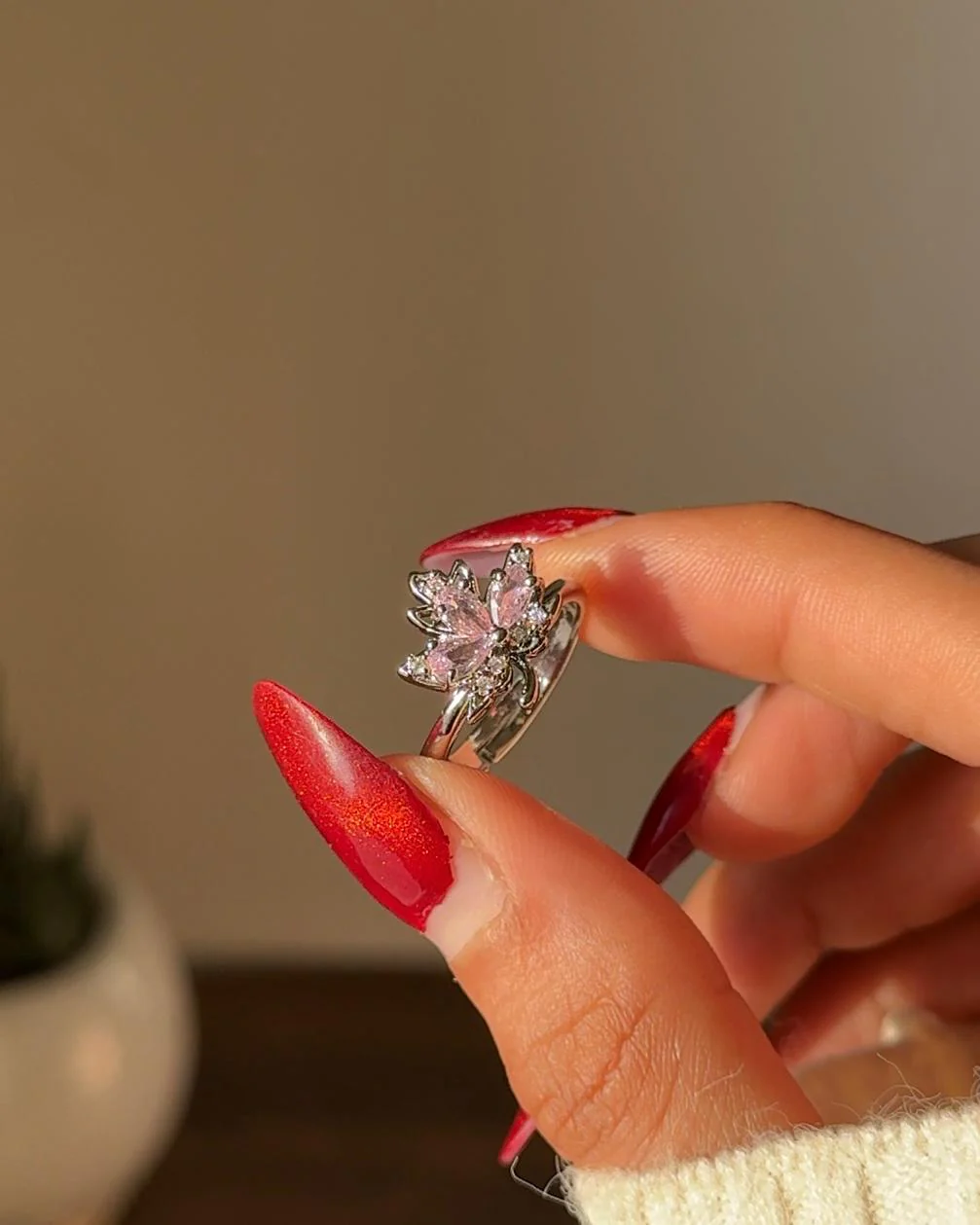 Blush-leaf Whisper Ring - Image 3