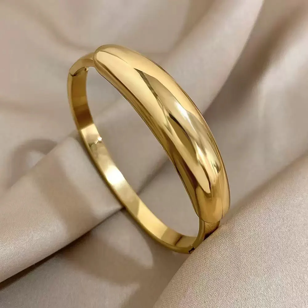 Bold-Beauty Structured Bracelet - Image 3