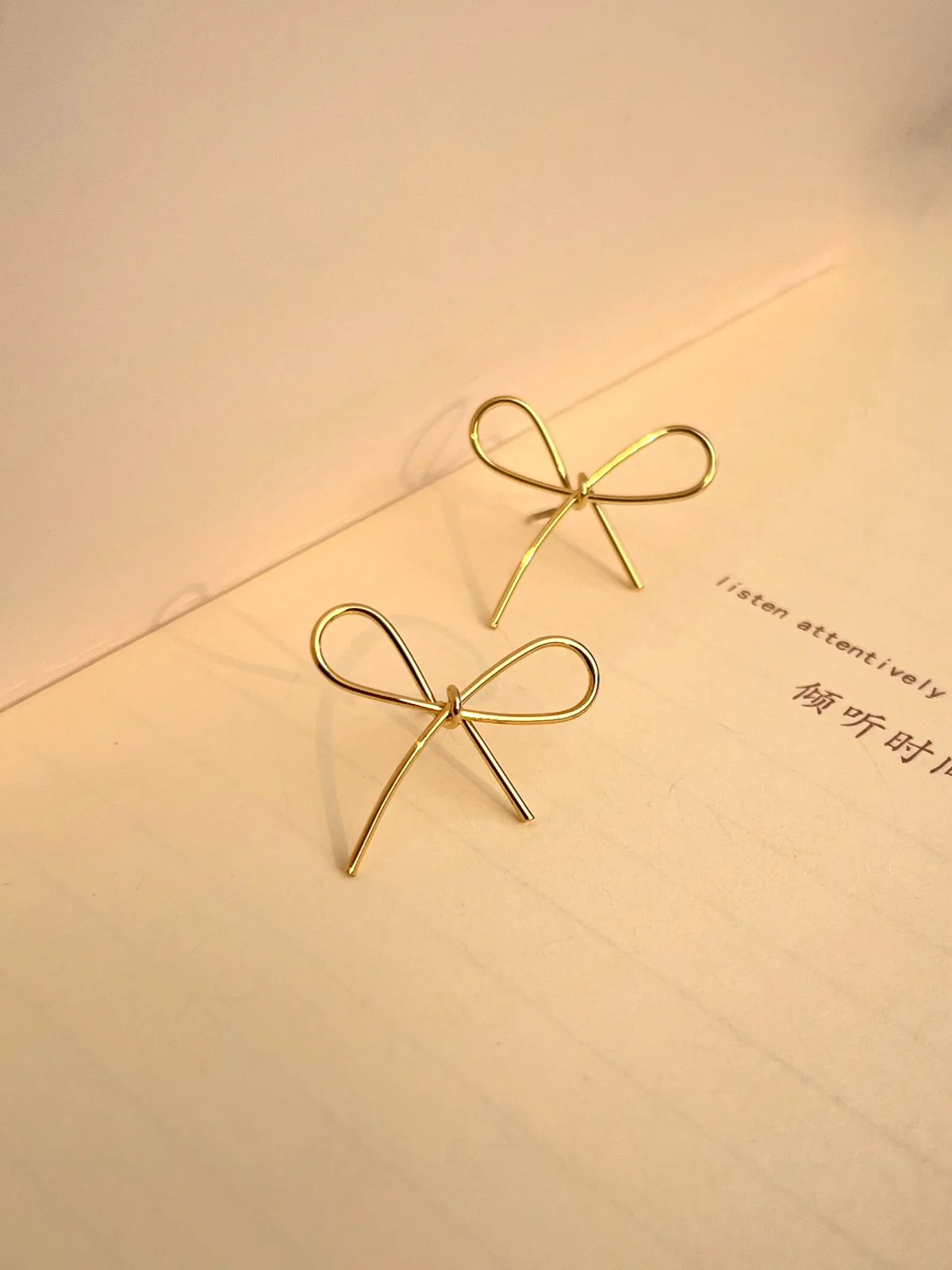 Bow Me Earrings