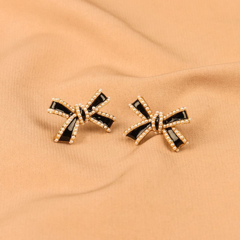 Bow of the Night earrings - Image 6