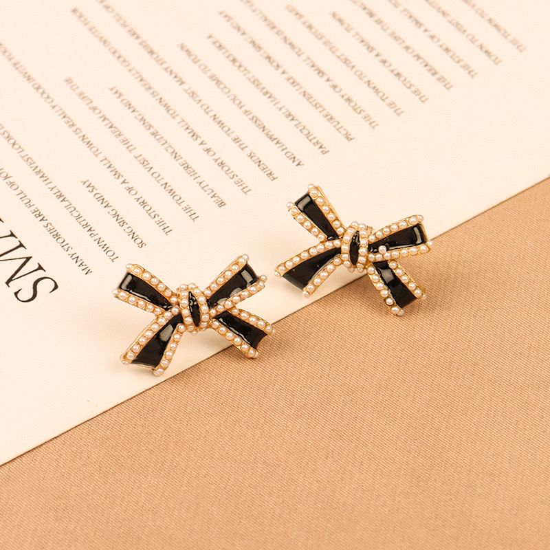 Bow of the Night earrings - Image 7