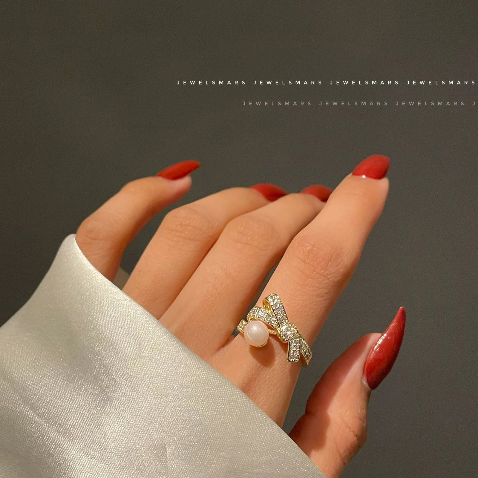 Bow Royal Ring