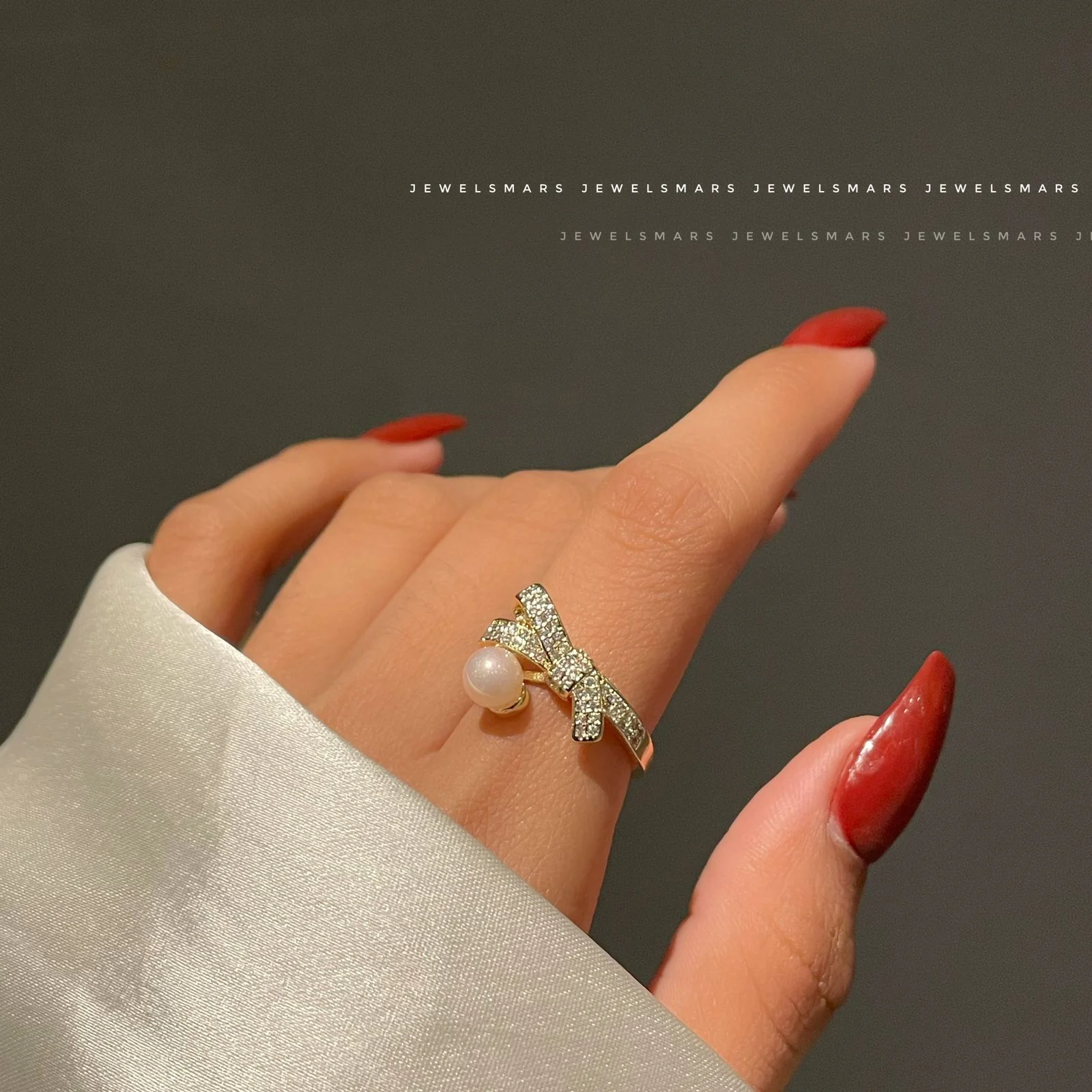 Bow Royal Ring - Image 2