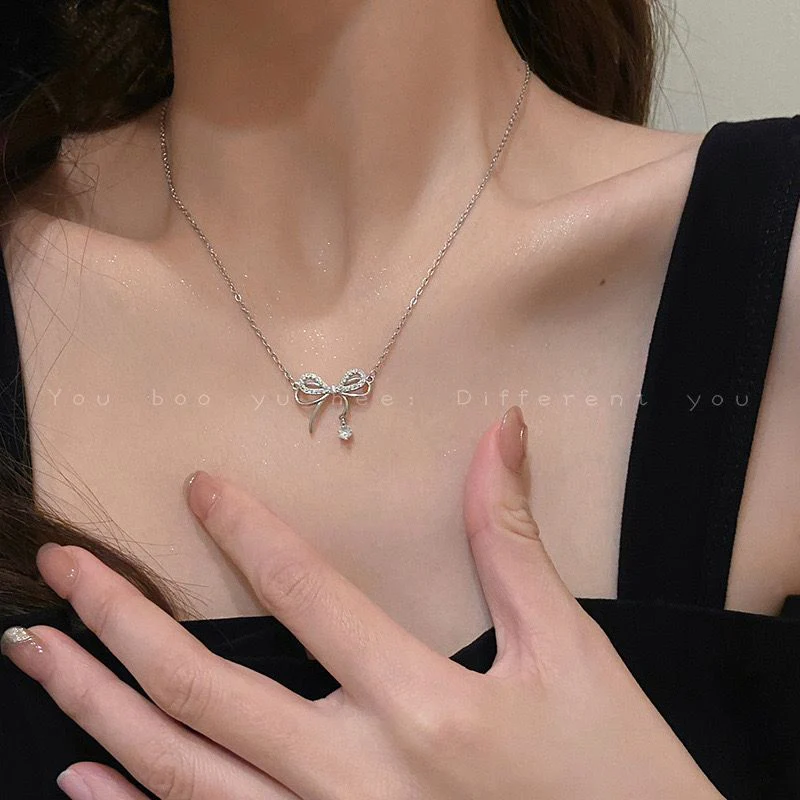 Bow Sparkle Necklace