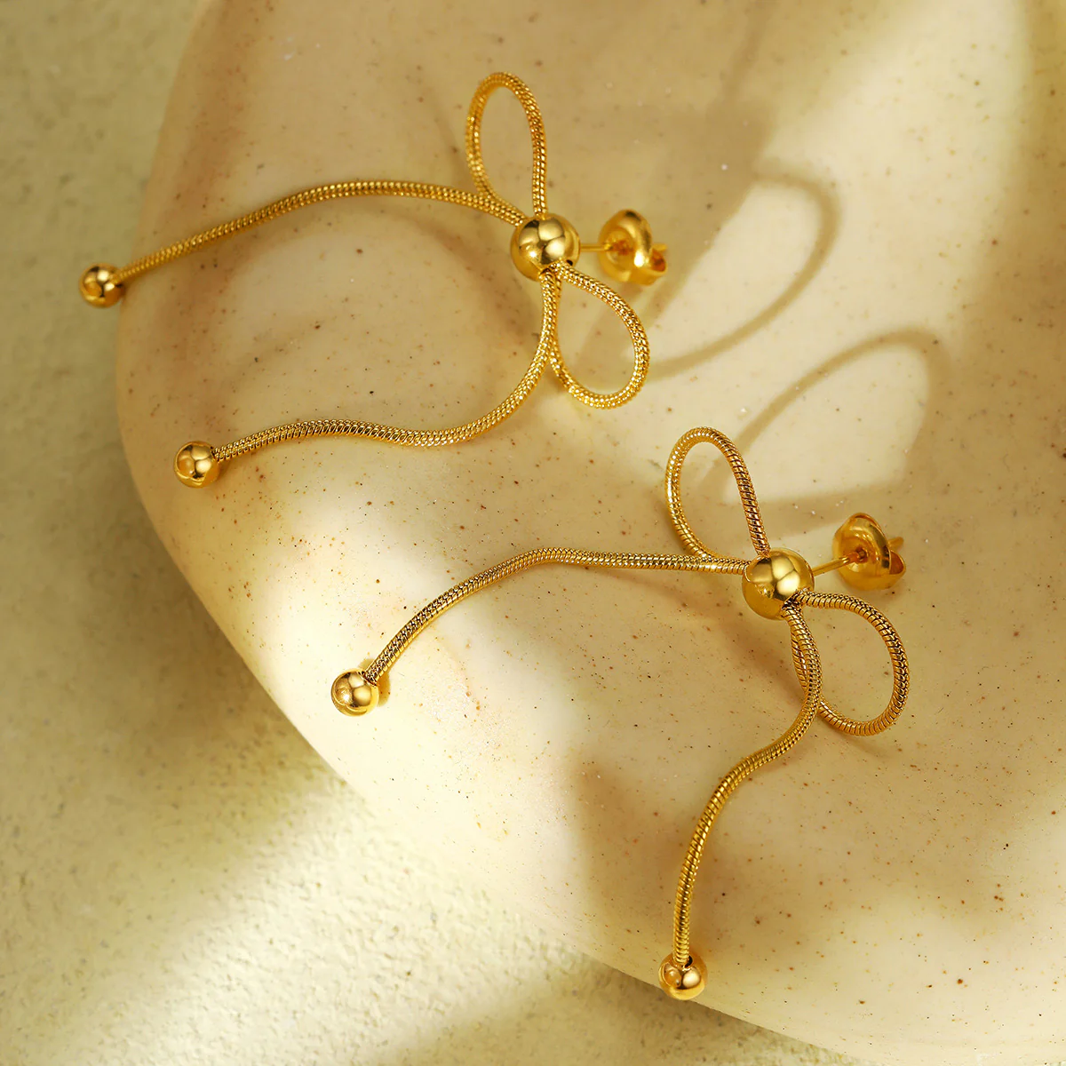 Bows Belle Earrings - Image 3