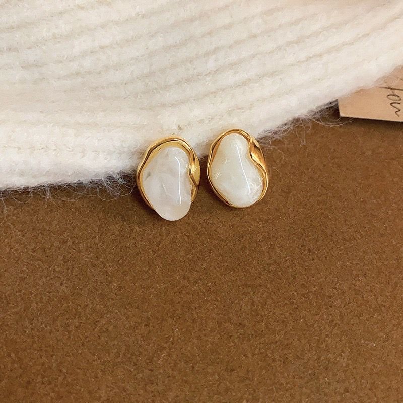 Breeze Earrings- white - Image 2
