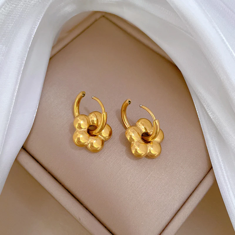 Brunch Date Flower Earrings - Image 3