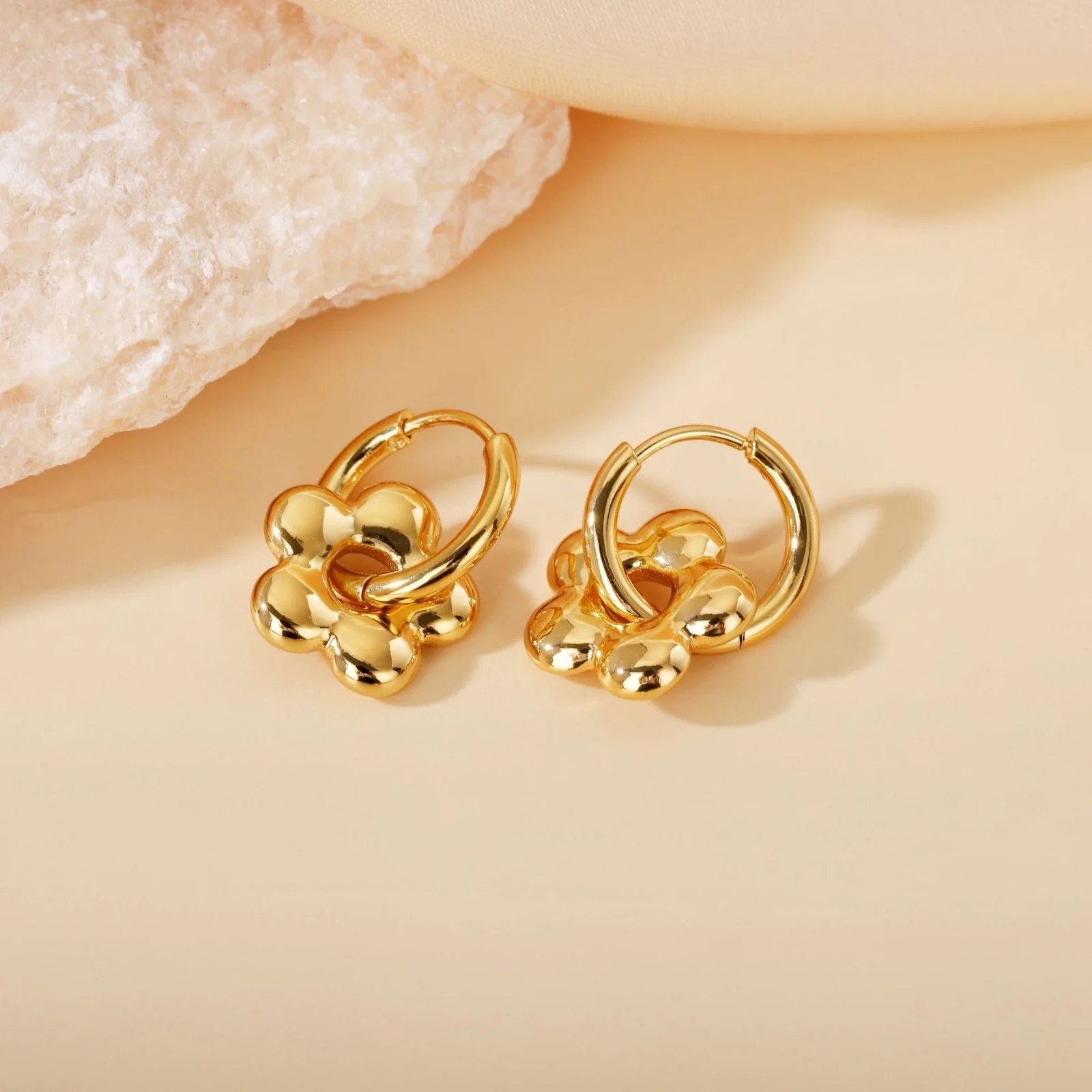 Brunch Date Flower Earrings - Image 5