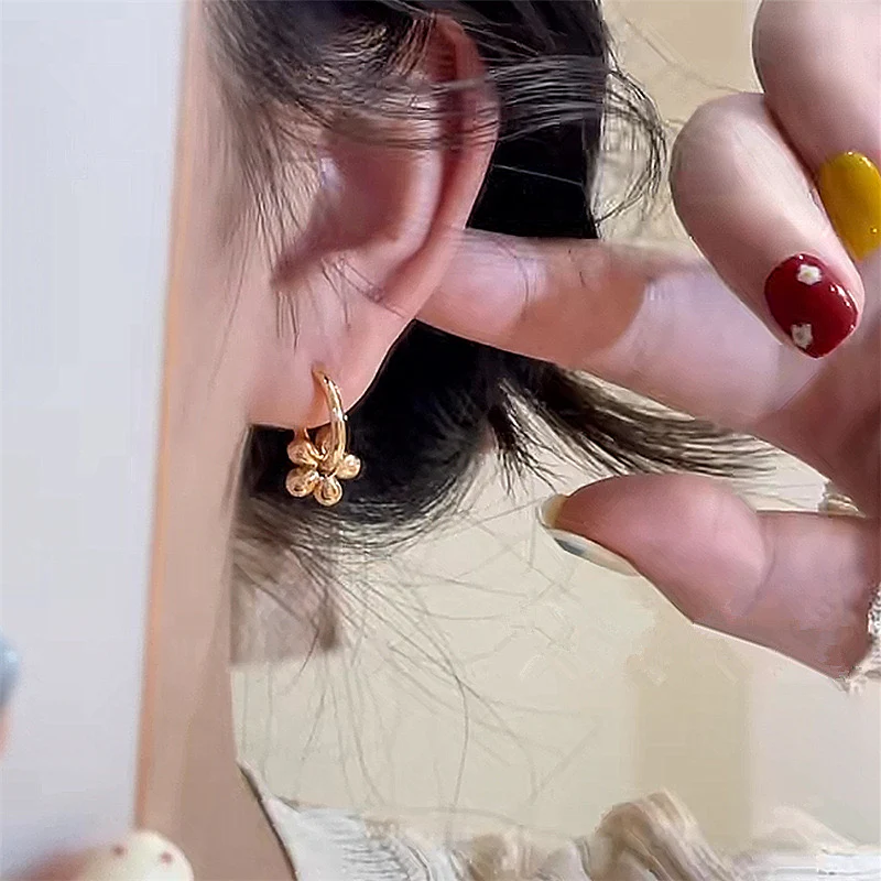 Brunch Date Flower Earrings - Image 6
