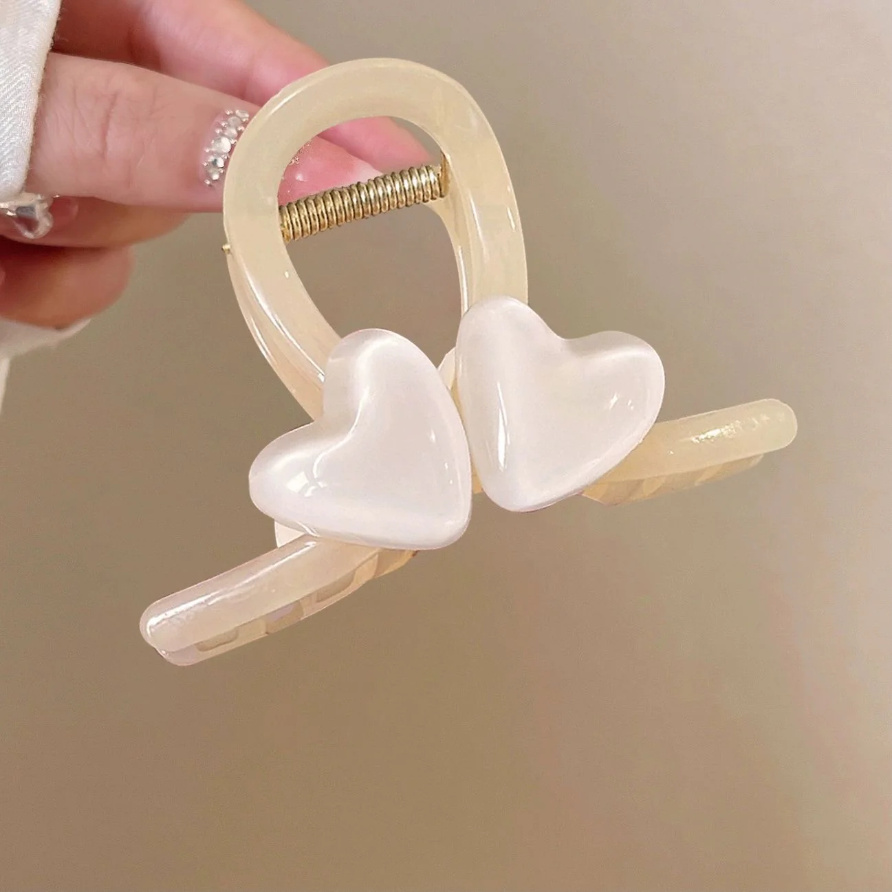 Bubblegum Kisses Claw Clip - Image 5