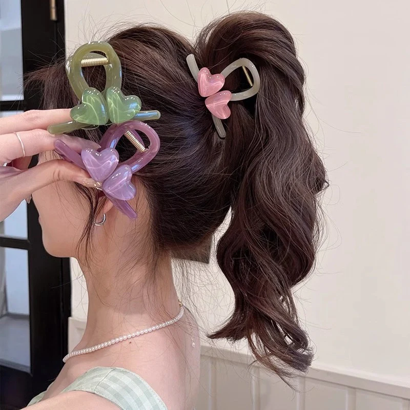 Bubblegum Kisses Claw Clip - Image 7