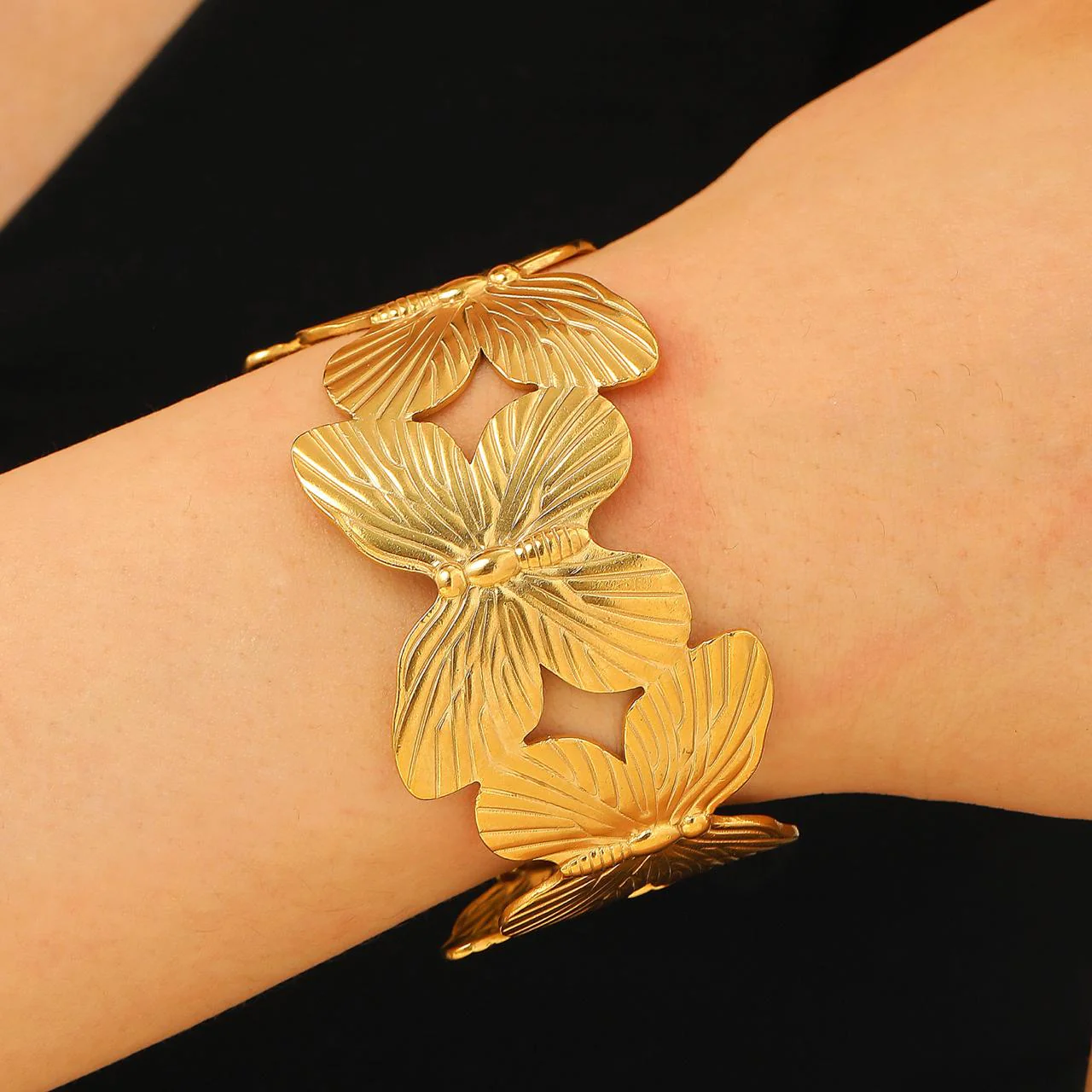 Butterfly Handcuff - Image 4