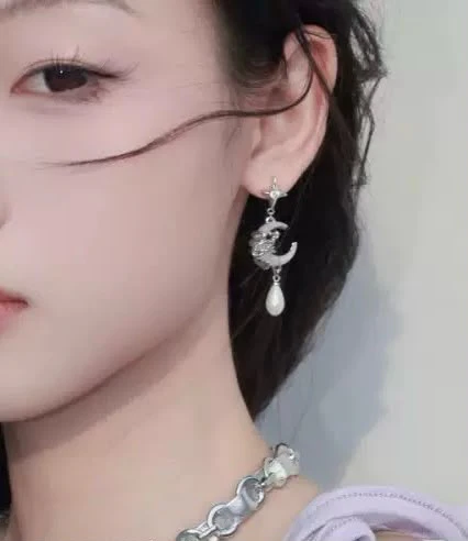 Celestial Dreamer Pearl earrings * - Image 4