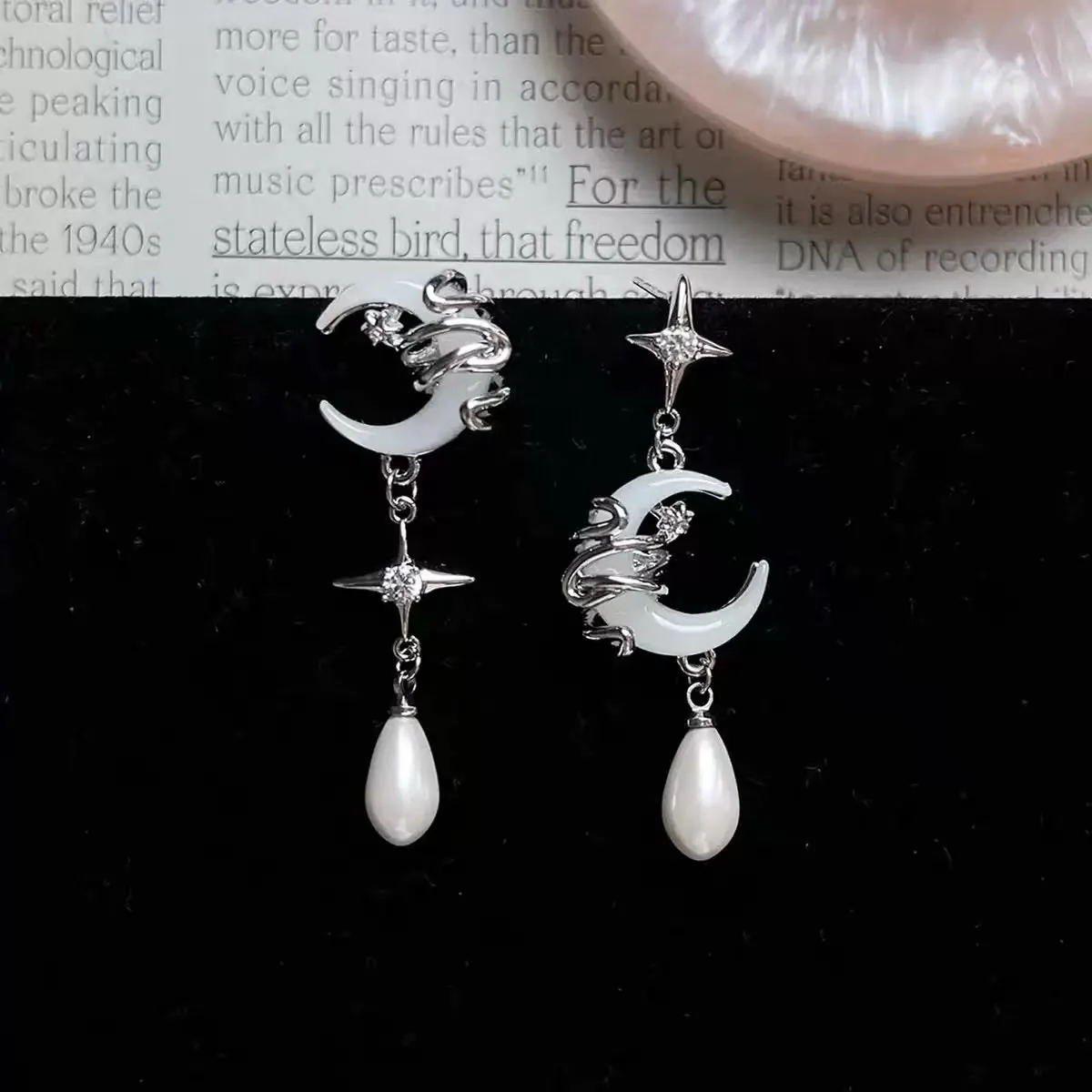 Celestial Dreamer Pearl earrings * - Image 5