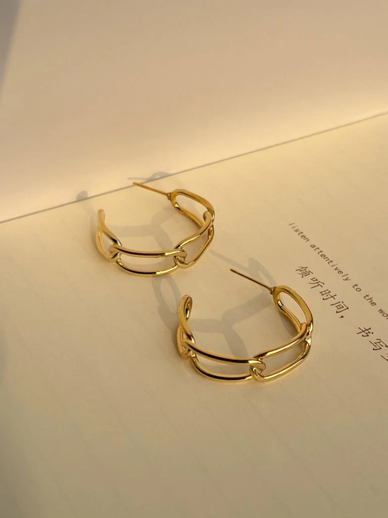 Chain hoop Earrings - Image 2