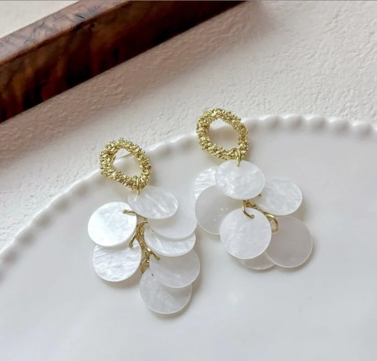 Champagne scales Earrings - Image 3