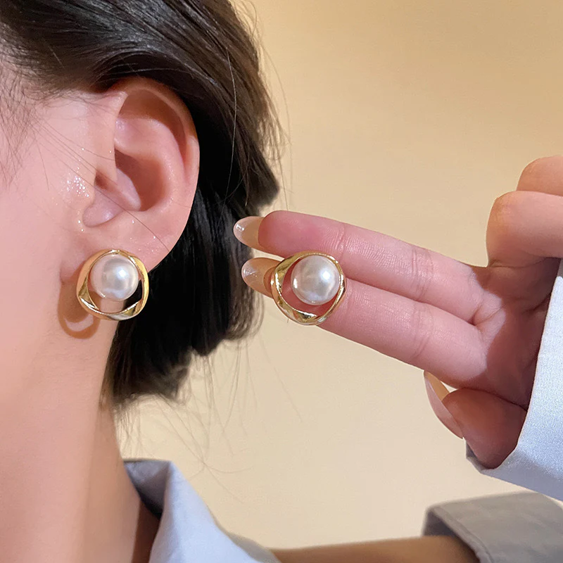 Chic Pearl Statement Earrings - Image 2