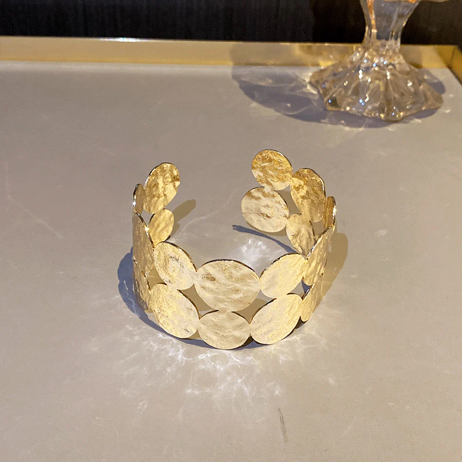 Chunky Cutout Handcuff - Image 3