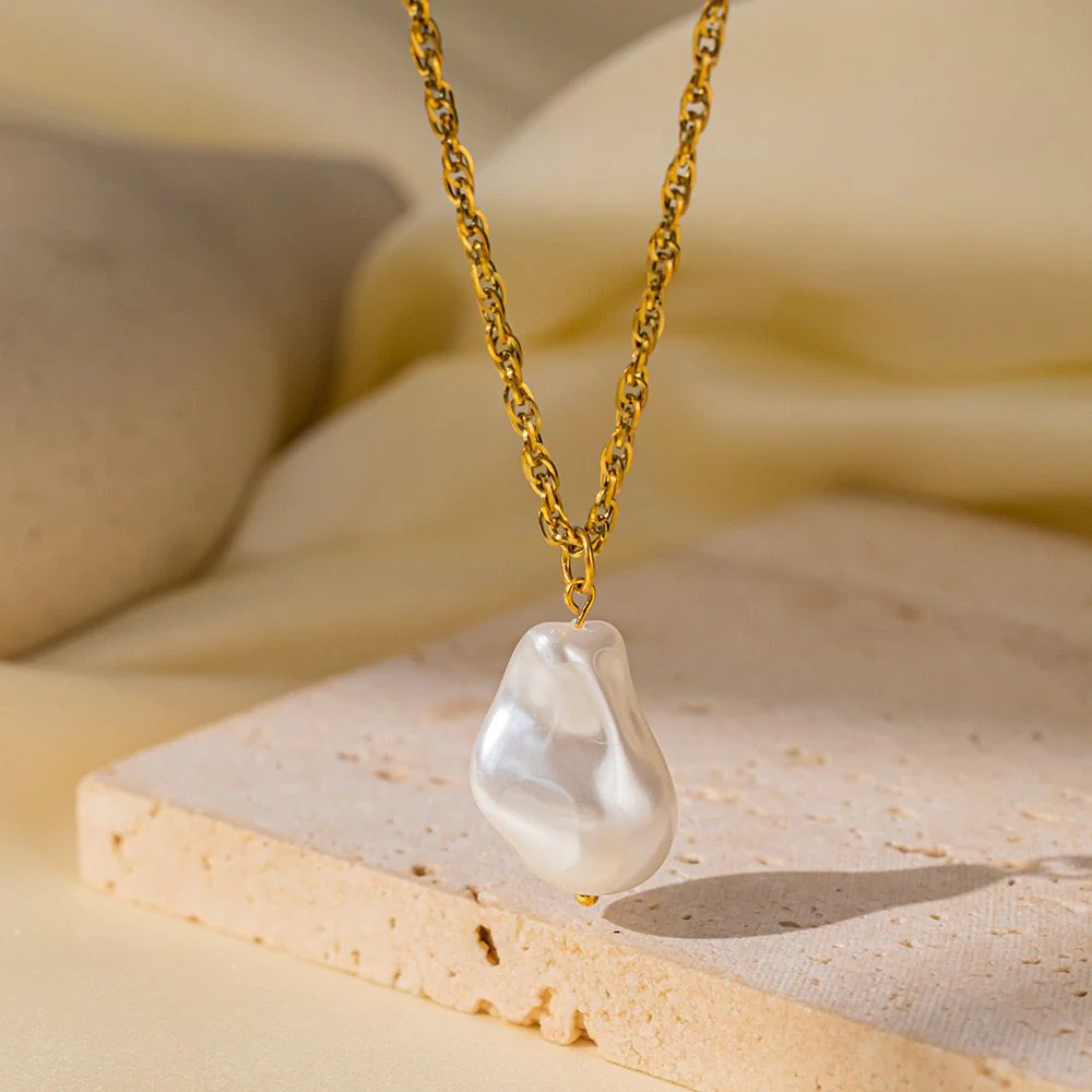 Chunky Pearl Statement Necklace - Image 3