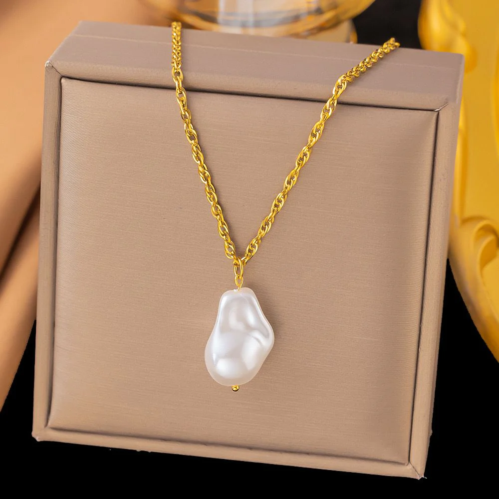Chunky Pearl Statement Necklace - Image 4