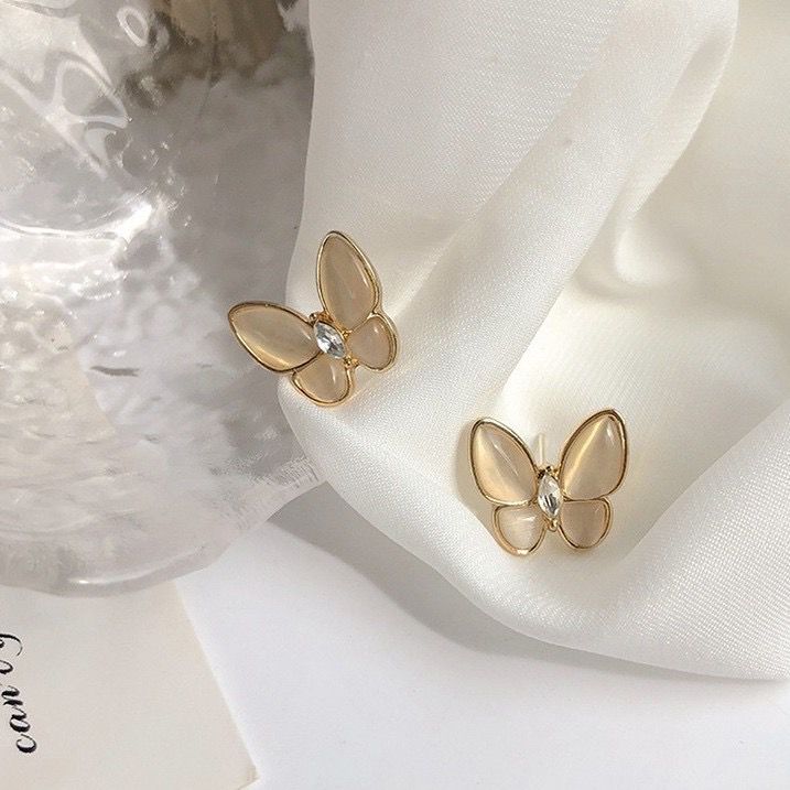 Classy Butterfly Earrings - Image 3