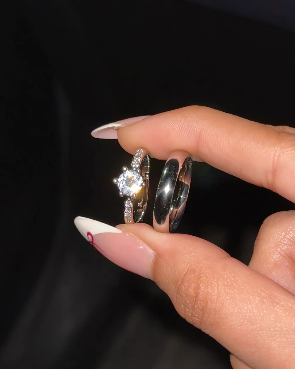Classy Couple Ring Set + Ribbon Box - Image 2